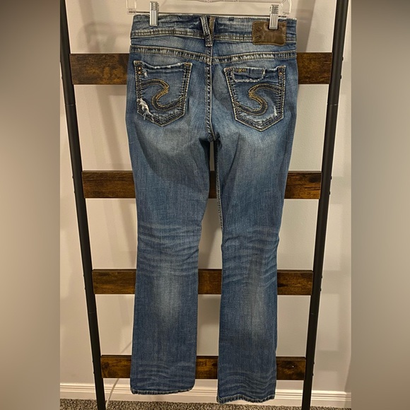 2/$40 Suki Mid- Rise Slim Boot - Silver Jeans - Picture 4 of 6